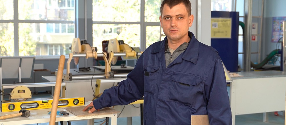  Робітник з комплексного обслуговування й ремонту будинків